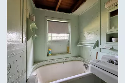 56 Lakeside Ave, Dartmouth, MA 02747 - Photo 12