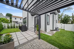8 Gardner St, Newton, MA 02458 - Photo 32
