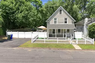 72 Switzer St, Springfield, MA 01109 - Photo 2