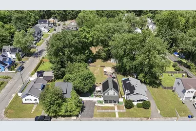 72 Switzer Street, Springfield, MA 01109 - Photo 12