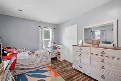72 Switzer Street, Springfield, MA 01109 - Photo 18