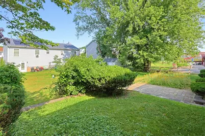 18 Fletcher St, Worcester, MA 01604 - Photo 4
