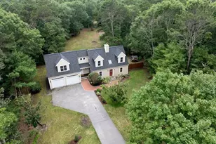 185 Bournehurst Dr, Plymouth, MA 02360 - Photo 2