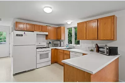 190 Monroe St, Pembroke, MA 02359 - Photo 4