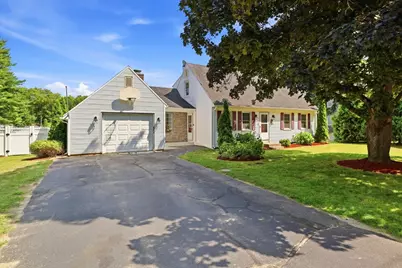 1056 North West St, Agawam, MA 01001 - Photo 2