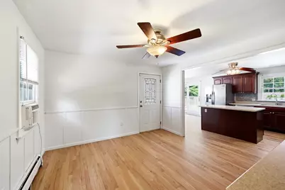 1056 North West St, Agawam, MA 01001 - Photo 10