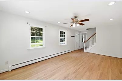1056 North West St, Agawam, MA 01001 - Photo 14