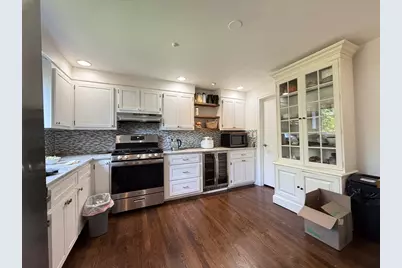 26 Hanmond Pond Pkwy #0, Brookline, MA 02467 - Photo 4