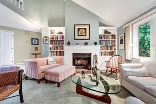 8 Pilgrim Dr, Westford, MA 01886 - Photo 4