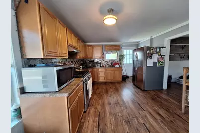 407 Clarendon St, Fitchburg, MA 01420 - Photo 12