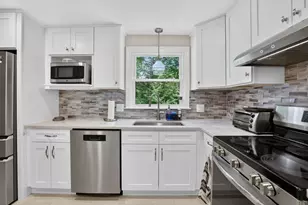 201 Swift Rd, Northbridge, MA 01588 - Photo 6