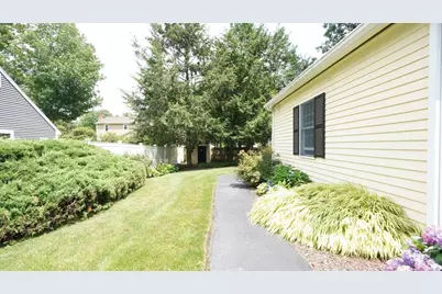 41 Wagon Wheel Rd, North Attleboro, MA 02760 - Photo 8