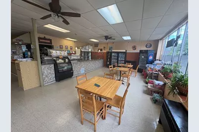 548 South St, Holyoke, MA 01040 - Photo 2