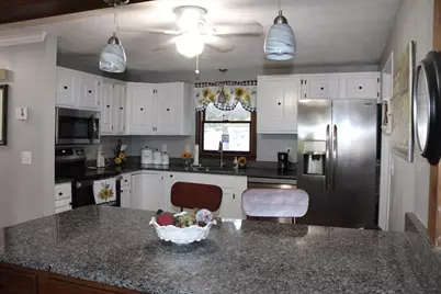 3 Roger St, Bellingham, MA 02019 - Photo 4