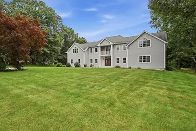 20 Raymond Cir, Westfield, MA 01085 - Photo 2