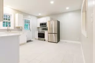 22 Lakeside Ave, Webster, MA 01570 - Photo 8