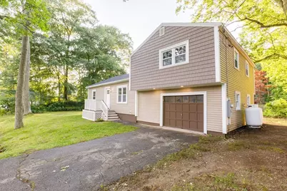 22 Lakeside Ave, Webster, MA 01570 - Photo 4