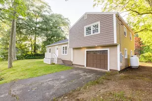 22 Lakeside Ave, Webster, MA 01570 - Photo 4
