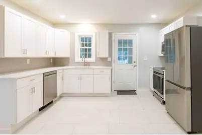 22 Lakeside Ave, Webster, MA 01570 - Photo 6
