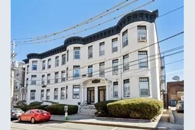 17 Green St #4, Brookline, MA 02446 - Photo 2