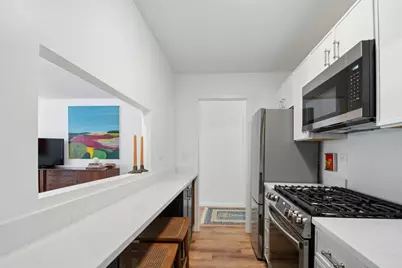 6 Whittier Pl #3L, Boston, MA 02114 - Photo 10