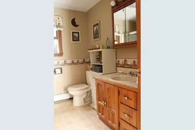 56 Macomber St, Berkley, MA 02779 - Photo 4