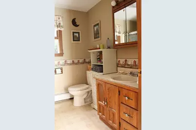 56 Macomber St, Berkley, MA 02779 - Photo 4