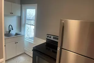 13 Broad St, North Attleboro, MA 02760 - Photo 4