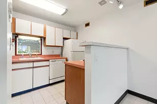 21 Margin St, Lynn, MA 01905 - Photo 12