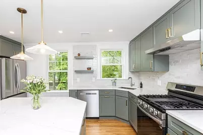 247 Hale St #2, Beverly, MA 01915 - Photo 4