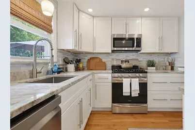 29 Stratford Ave, Stoughton, MA 02072 - Photo 8