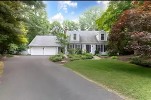 135 Lawndale Rd, Mansfield, MA 02048 - Photo 1