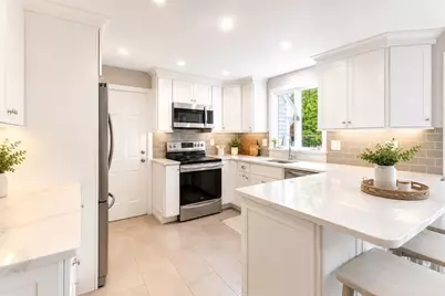 135 Lawndale Rd, Mansfield, MA 02048 - Photo 8