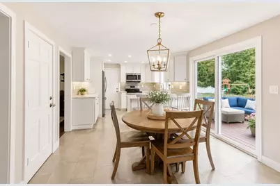 135 Lawndale Rd, Mansfield, MA 02048 - Photo 6
