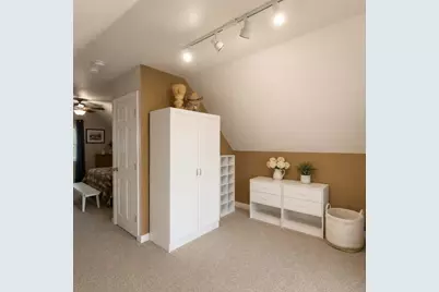 18 Hunnewell Rd, Worcester, MA 01606 - Photo 20