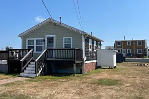 5 Arbeth Rd, Narragansett, RI 02879 - Photo 2