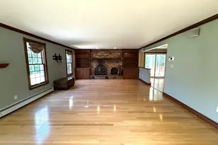 61 Carlton Ln, North Andover, MA 01845 - Photo 4