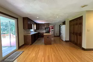 61 Carlton Ln, North Andover, MA 01845 - Photo 2