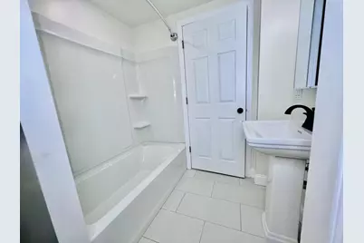 164 Ashburnham St #2, Fitchburg, MA 01420 - Photo 10