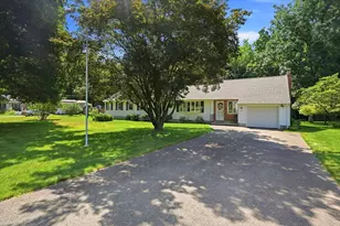 20 Hickory Ln, Hampden, MA 01036 - Photo 4