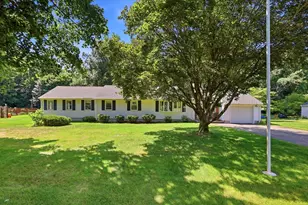 20 Hickory Ln, Hampden, MA 01036 - Photo 2