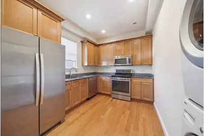 50 Carleton St #50, Newton, MA 02458 - Photo 4