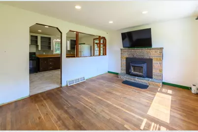 7 Darrel Ave, Granby, MA 01033 - Photo 4