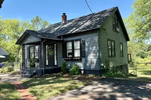 110 Darling St, Springfield, MA 01151 - Photo 1