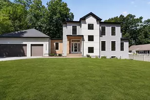 23 Lantern Ln, Arlington, MA 02474 - Photo 4