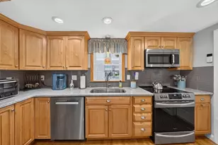 81 Juniper Dr, Norwood, MA 02062 - Photo 8