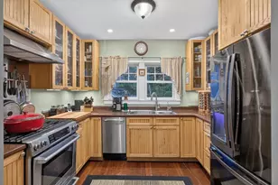 10 Snows Ln, Provincetown, MA 02657 - Photo 4
