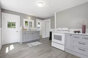 96 Union St, Holbrook, MA 02343 - Photo 4