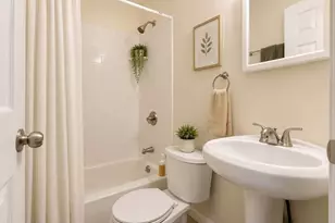 28 Phillips St, Boston, MA 02114 - Photo 10