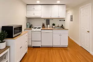 28 Phillips St, Boston, MA 02114 - Photo 4